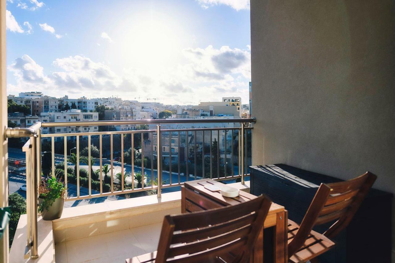 Bright In St Julians - Free Parking Apartment